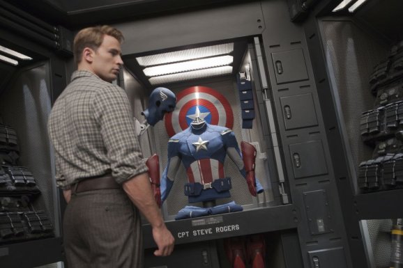 Fans können sich auf ihren Cap freuen. Chris Evans als Captain America © 2012 Walt Disney Studios