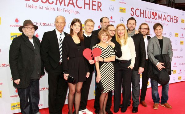 Matthias Schweighöfer inmitten der Premierengäste bei der Deutschlandpremiere von SCHLUSSMACHER am 7. Januar 2013 in Berlin © 2013 Twentieth Century Fox